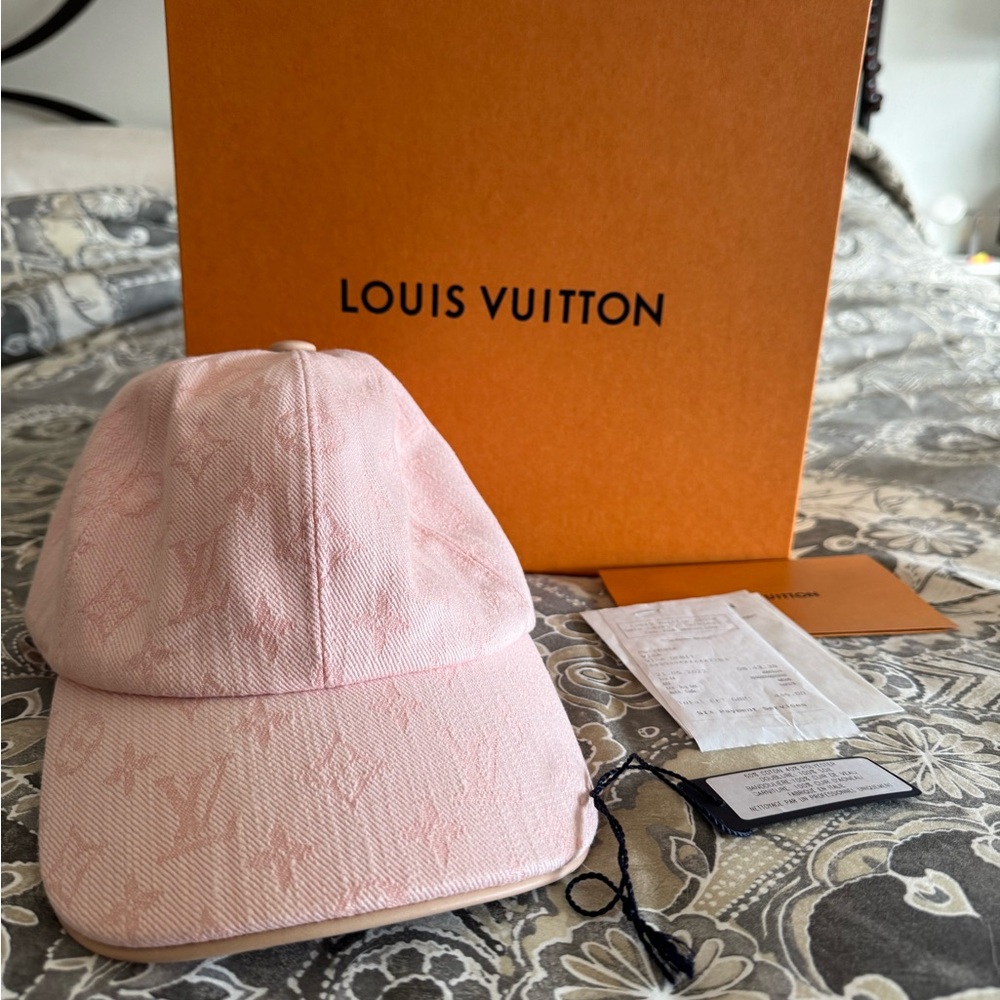 Louis Vuitton Pink Hat Elegant Accessories
